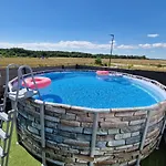 Rajski Wypoczynek Z Basenem Gerendaház *